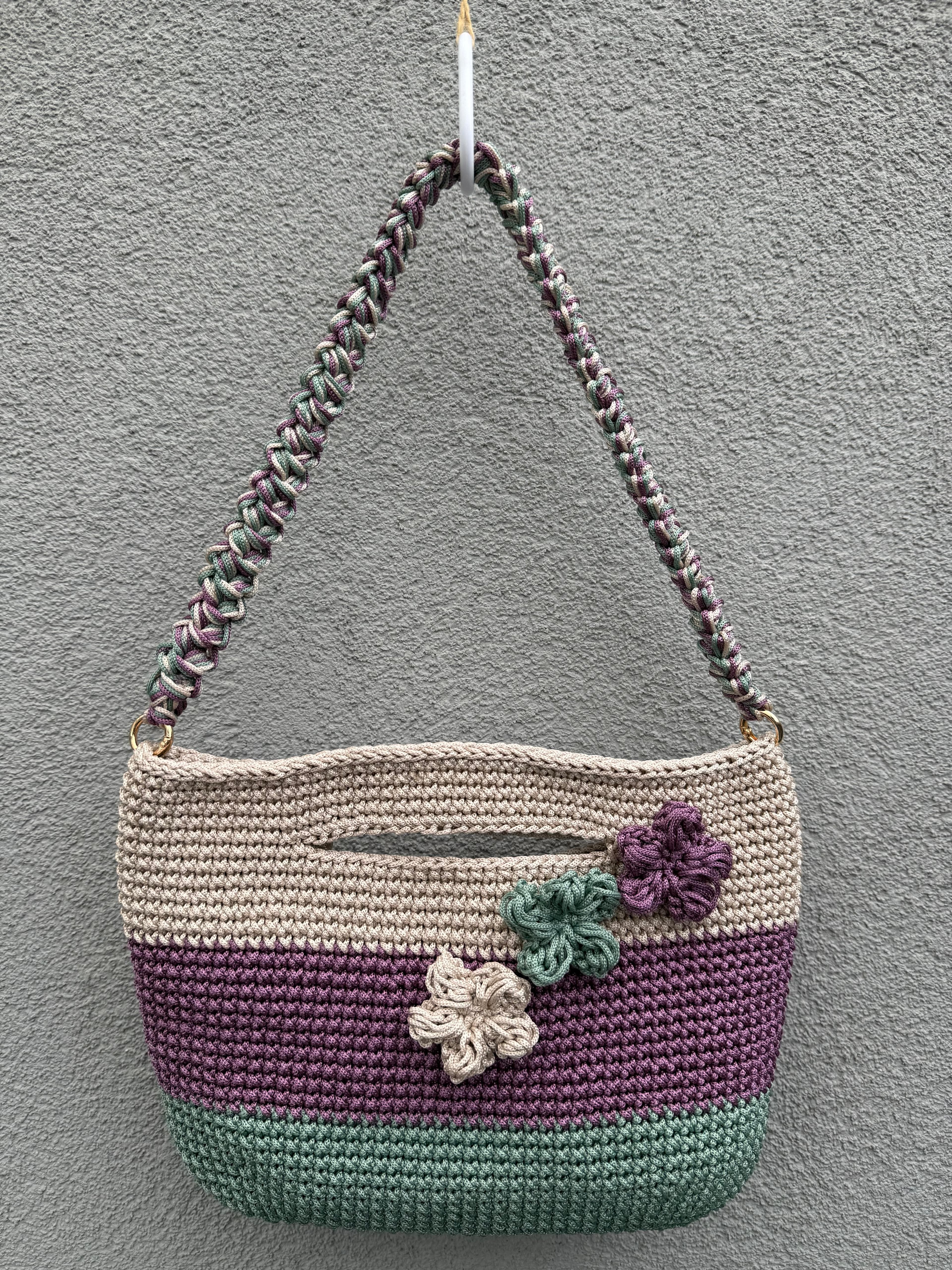 Tricolor Blossom Bag product photograph